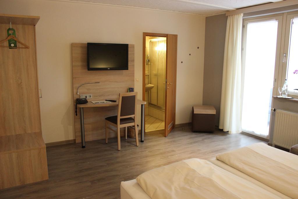 Hotel Dreimaedelhaus Espelkamp-Mittwald Экстерьер фото