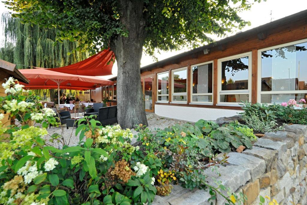Hotel Dreimaedelhaus Espelkamp-Mittwald Экстерьер фото